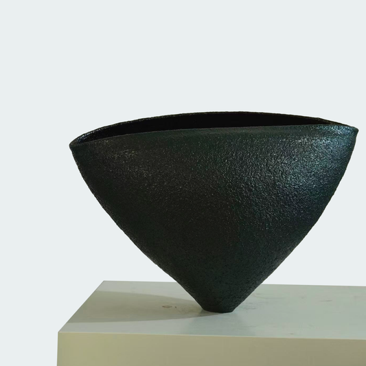 Obsidian Horizon Vessel